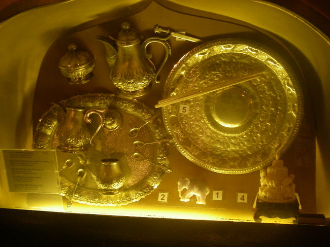 銀食器がまたｷﾚｲ<br />フランス領の頃のなごり？<br /><br />ベトナム人はホントに器用です