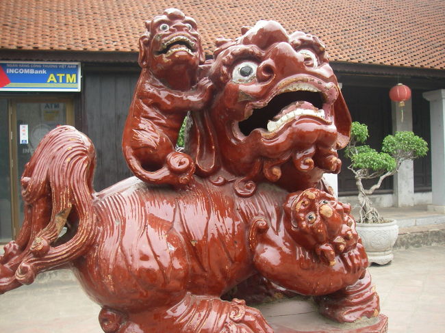 学校？にいたこま犬。<br />かわいい子犬つき<br />あまえんぼだね