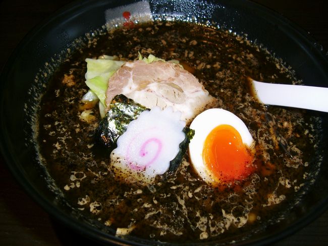 これが食べたかった！！<br />「焦がし味噌」ラーメン\780<br /><br />真っ黒なスープからは想像出来ない<br />繊細で意外とあっさりとしたお味^^<br />後引く美味さのラーメンです。<br />　　　　惚れました♪<br /><br />