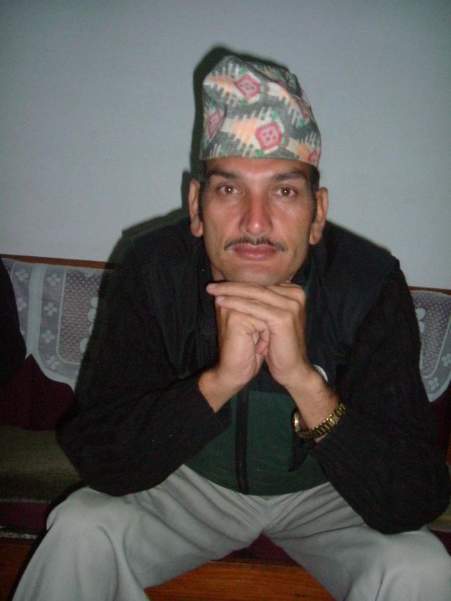 新しく移った宿の主さん。中々きりっとした顔をしていらっしゃいます。私は地球の歩き方の１年古い版をもって旅行に来ており、そこに載っていたこの宿にたどり着いたのですが、その次の年版にはこの宿は掲載されなかったようで、日本からの客さんが全然来なくなってしまったことに対して大変な憤りを感じているらしく、私にその怒りをぶつけてくるものだから。。。なるべく出会わないようにしてました。宿自体はきれいでとっても居心地が良かった。