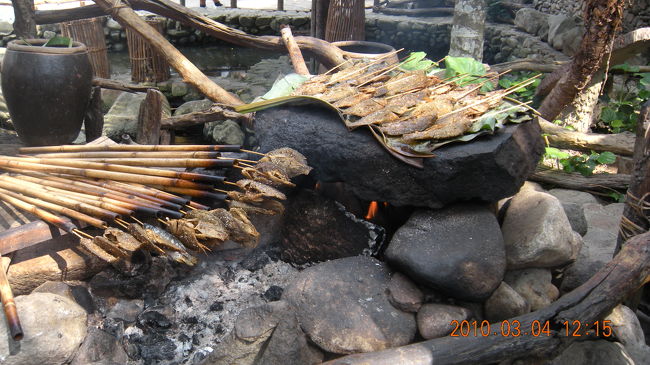 この魚は焼いて売っていました。