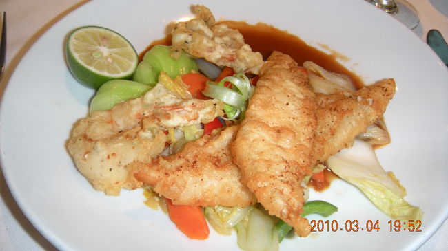 夕食＠ロミオ＆ジュリエットレストラン。