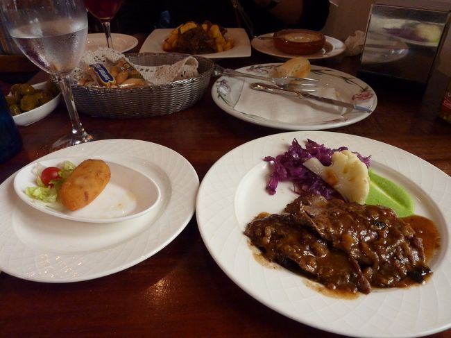 地球の歩き方に載っている店です。<br />１０ユーロくらいで食べれて良かったです。<br />