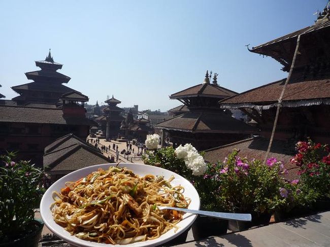 チョウメン（やきそば）を頼んでみた。<br /><br />まあまあ。