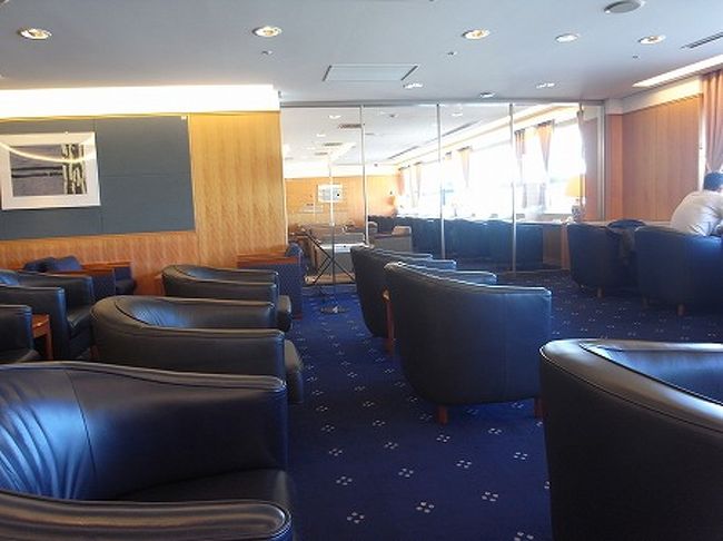 CIは南ウィングからの出発でラウンジはJALのサクララウンジを使います。<br />いつもの見慣れた風景です。