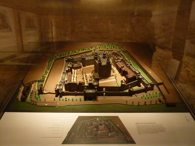 いよいよロンドンです。<br />ホテルはウォータールー駅の近くにとりました。<br />DAYS INNという処ですが1泊5000円程度でした。<br />バスタブは無かったですがなかなか良いホテルでした。<br /><br />荷物を置いて観光へ。まずはロンドン塔。<br />全体図が撮れないので模型で。<br />入場料は10ポンド程度･･･。ポンド安で良かった。