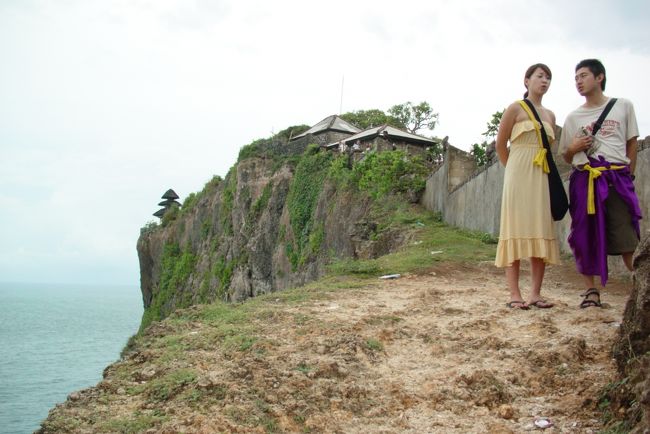 崖なのでかなり危ないです。<br />見知らぬカップルとおぼしき２人がサマになってます。