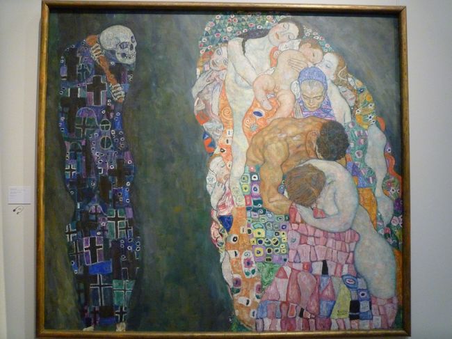 次はMQのレオポルド美術館です。<br />写真はクリムトの「死と生」です。<br />この美術館ではエゴン・シーレを中心に、クリムトやココシュカなどの絵画を鑑賞できます。