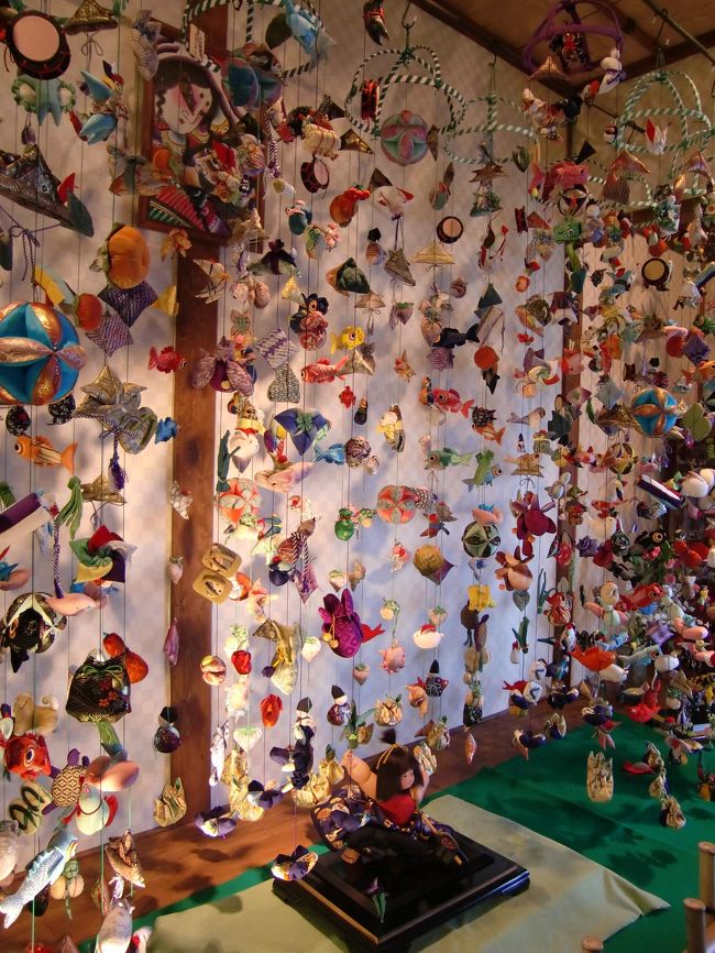 こちらは男の子バージョン。<br />初めて知りました！<br />たつのおとしごやこいなど海のものがつるされています。