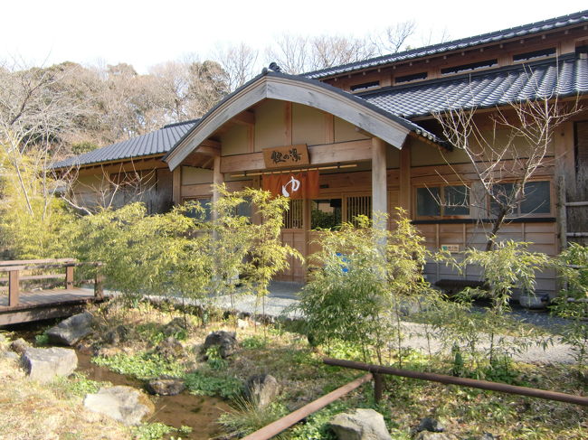 お風呂場。<br />風呂上りにはヤクルトや牛乳が飲めます。<br />こんなおもてなしもうれしいですね。