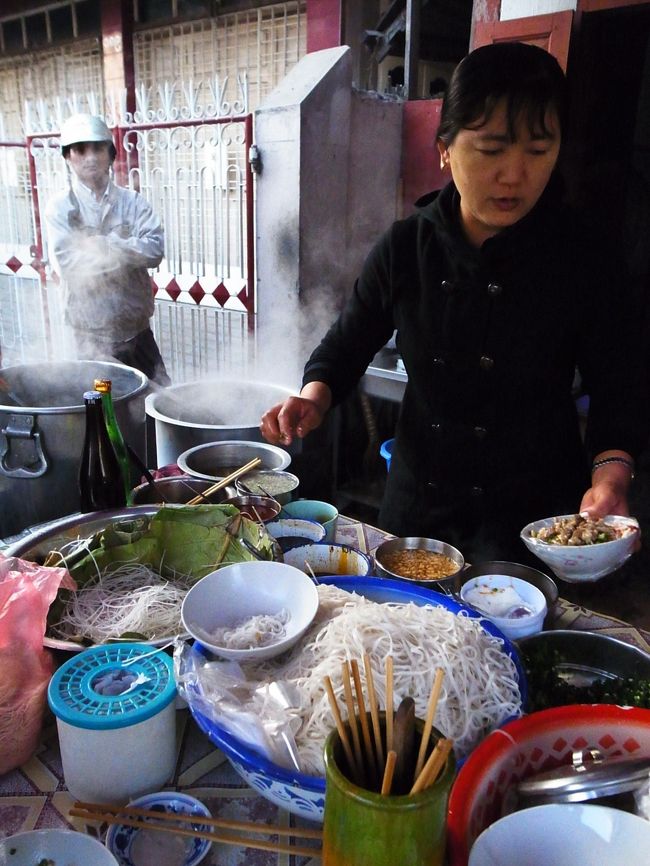 この女性の手際の良さを見ているうちに食べたくなってきた。