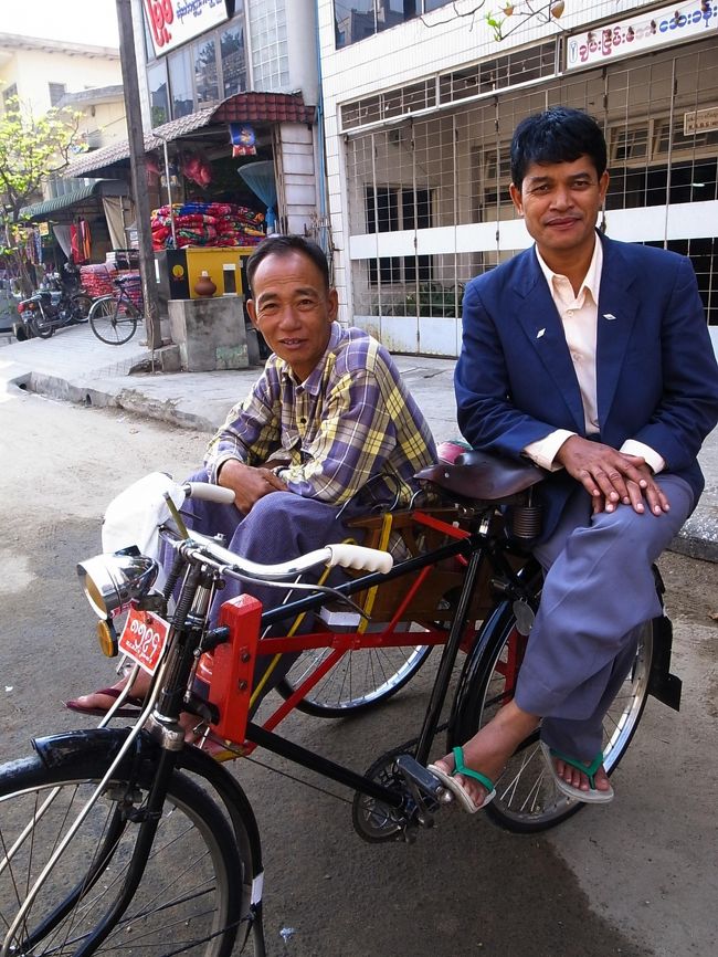 宿の前にいつもいた二人