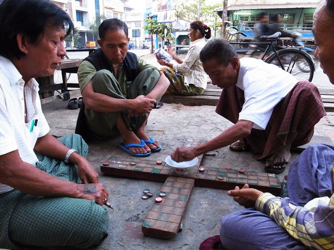 夕方、辺りが暗くなるまでの憩いのひととき