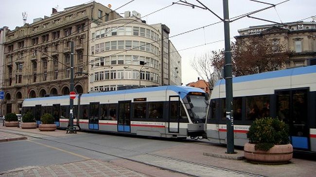 カバタシュまで歩き、トラムでカラキョイまで行きます。