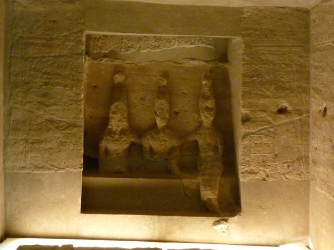 翌日出かけたカラブシャテンプルにもこれに良く似たものがあった。