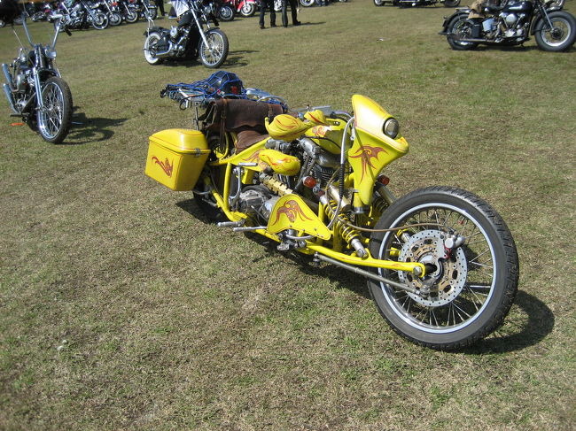 フロント足が凄いことになっています。リジットフレーム。なんか凄いです！