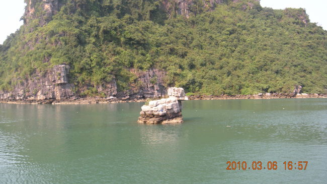 命名あひる岩。