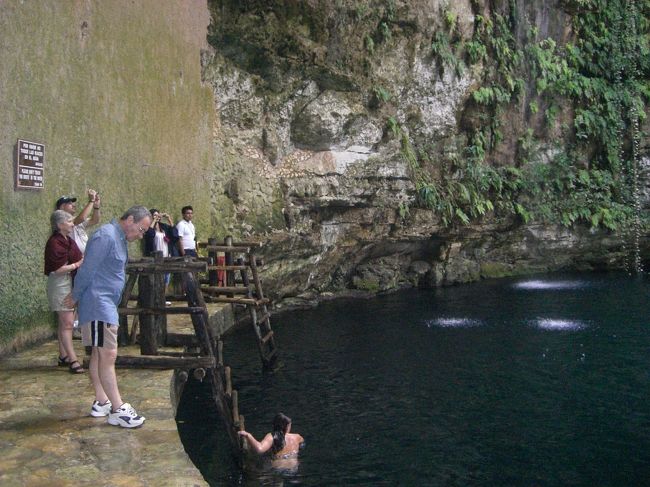 飛び込み成功！！<br /><br />凄い！！<br /><br />気持ち良さそうでした♪♪<br /><br />そしてホテルへ<br />マヤ文明を知る、ためになる一日でした◎<br /><br />コスモスツアーさんありがとうございました。。。