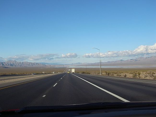 BarstowからI15に入り、ラスベガスに向けひた走ります。
