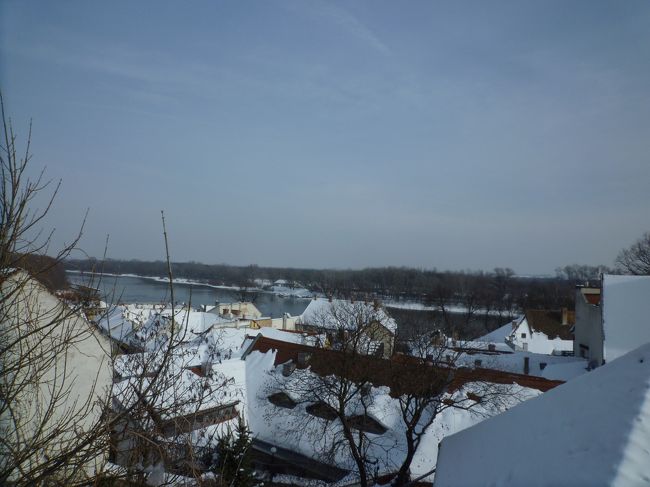 のどかな村です。<br />ただ、ここはオフシーズンに来るべきところではないですね。<br />本当に何もないです。<br /><br />１時間ほど見て回り、ブダペストに帰りました。