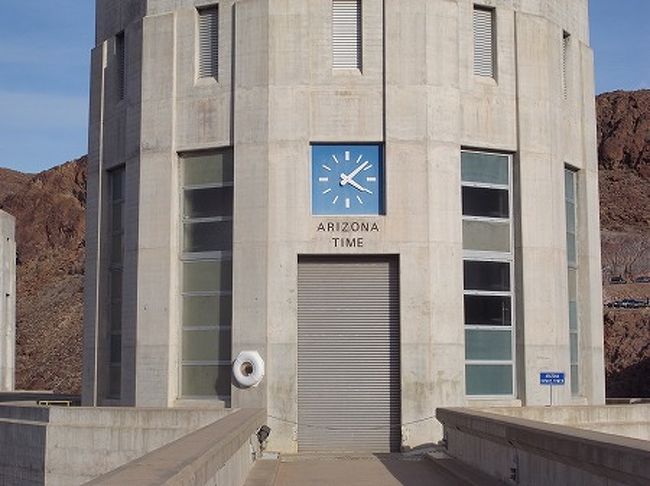 こっちはアリゾナの集水塔なので午後4時8分。<br />ということは、ネバダは午後3時8分というわけです。
