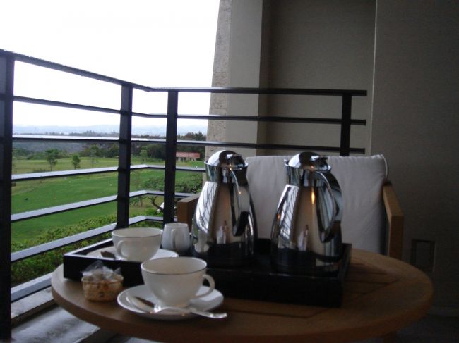 ルームサービスでの朝のコーヒーです。<br />テラスで頂きました（＾◇＾）