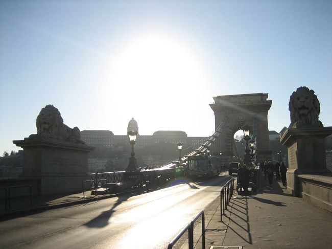 やっぱりブダペストといえばこの橋ですよね。