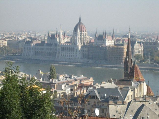 漁夫の砦からは対岸の国会議事堂がとてもきれいに見えました。