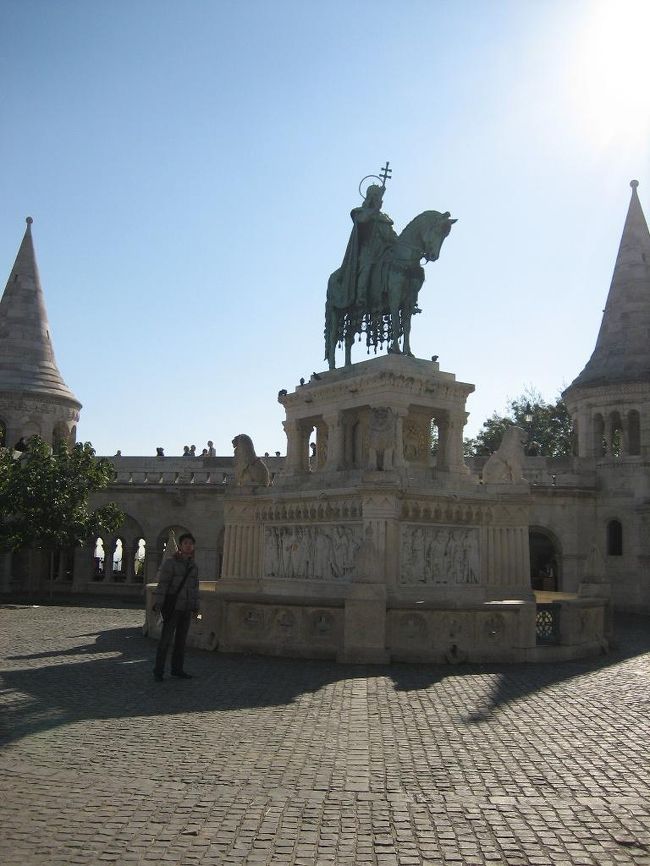 聖イシュトバーンの騎馬像<br />初代ハンガリー国王の像だそうです。