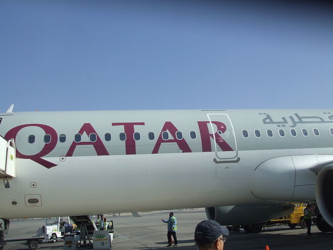 カタール航空で関空から出発しました。<br /><br />　内容はマレーシア航空やシンガポール航空よりも良かったかも！！