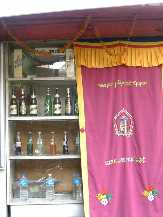 ナイスな雰囲気の漂う酒屋さん。