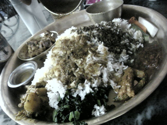 山盛りのダルバート。