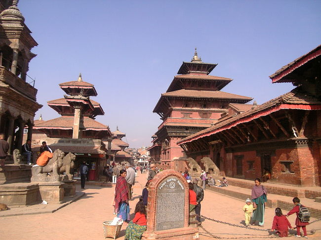 パタンの入り口。<br />嫌でも入場料は取られます。<br />趣のある街。