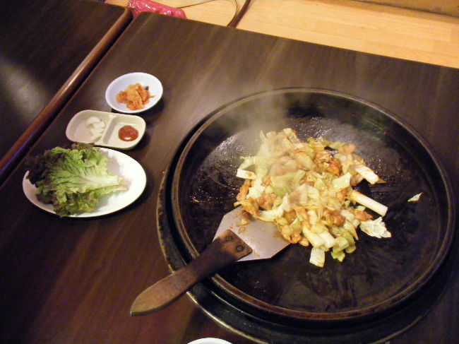 昼食はダッカルビ。