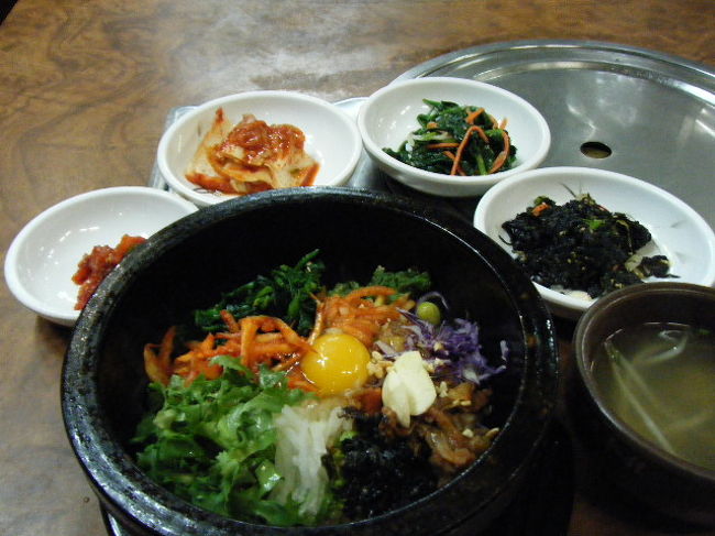 石焼ビビンバです。<br />お焦げが美味しくできました。