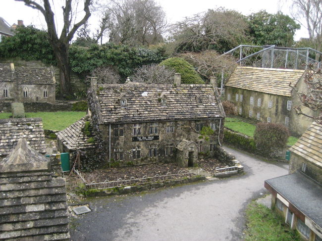 町並み・・<br />ん？なんか大きさが・・<br />４枚目につづきます。