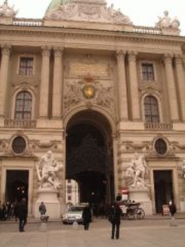 多分ここが入口付近。<br />シシィ（エリザベート）のシルエットが目印です！