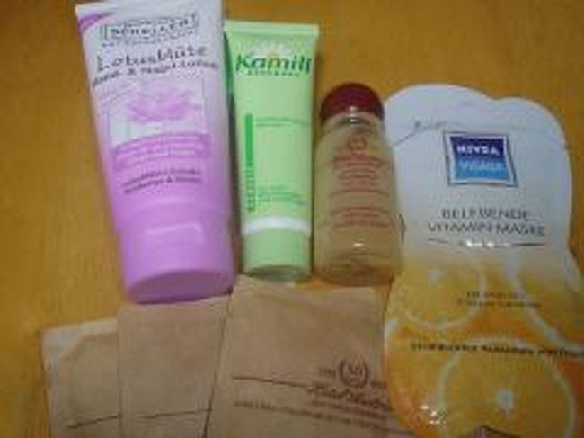 カフェを出たら既に16時！？<br />王宮見学へ行きたかったけど、今夜のコンサート用に体力温存のために一旦ホテルへ帰ることに。<br /><br />その途中にスーパーとドラッグストアへ立ち寄り・・<br />ボディケア用品をGET！<br />どれも良い匂いです♪