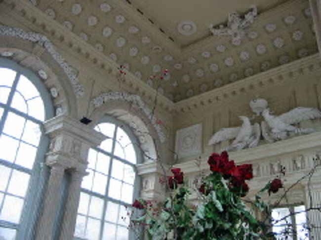 寒いし・・お腹空いたので、グロリエッテのカフェでランチタイムにしました。<br />