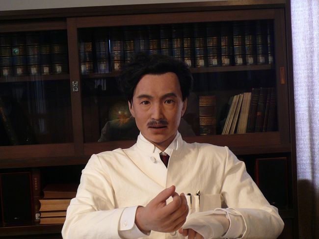 本物そっくりの人形が解説してくれるコーナーもありました。