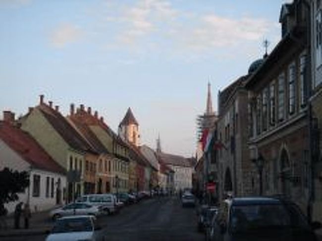 教会・ホテル・レストラン・土産物屋が並んでます。