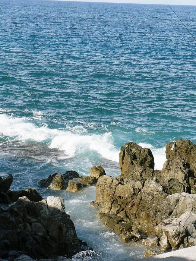 チェファルの海岸周辺の光景。