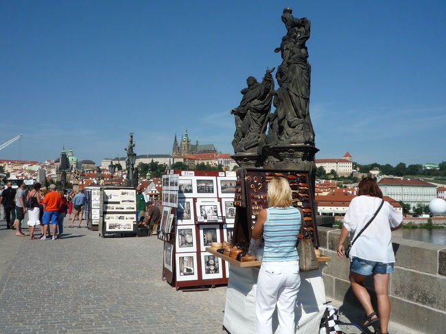 カレル橋から見えるプラハ城