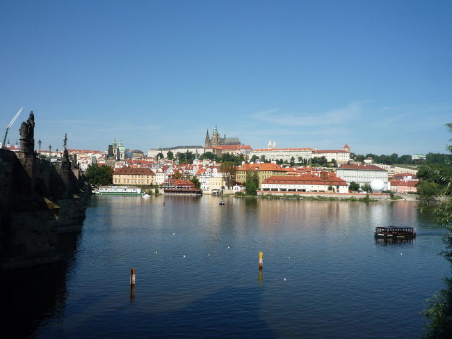 プラハ城絶景スポット！！！<br /><br /><br />うわーーー！！感動！！<br /><br />ちなみにライトアップされた夜景もきれいみたいです！