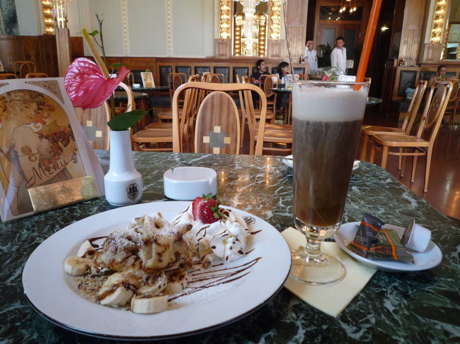 私は、アイスコーヒーとバナナチョコクレープを注文。<br /><br />今までのジャガイモ生活には飽きていたからとっても嬉しかったし、生クリームたっぷりで幸せでした！！