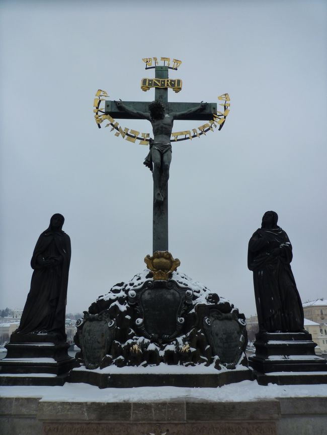 像の中で最古といわれる聖カルヴァリ像です。