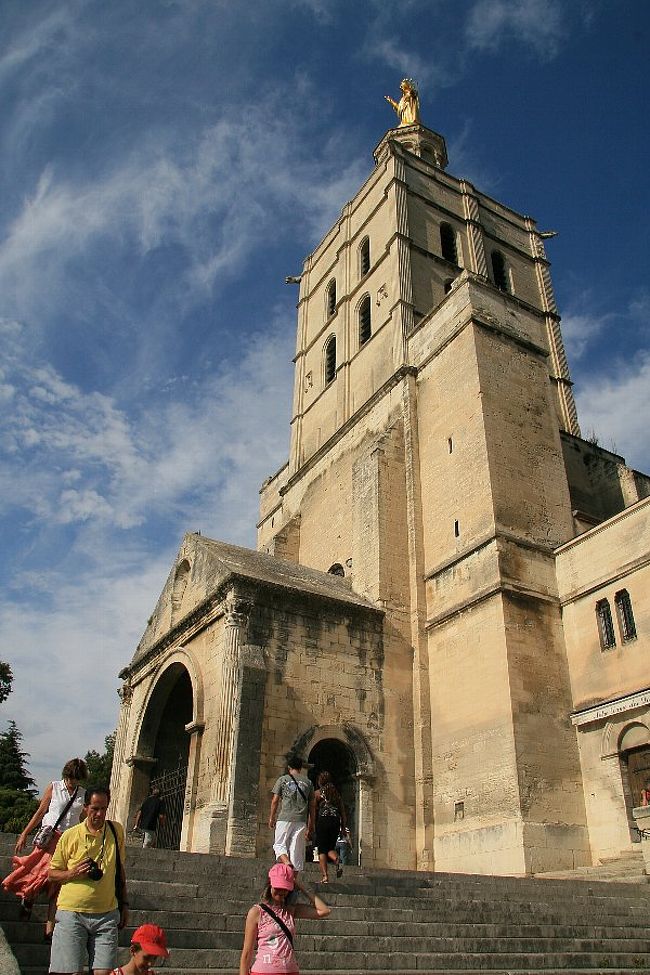 世界史の教科書の舞台がそのまま残る街 ～世界遺産アヴィニョン