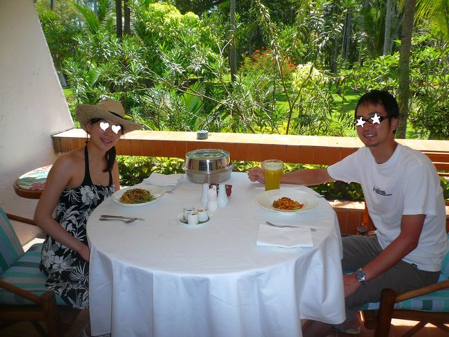 ルームサービスを頼んでバルコニーでいただきました。<br />のんびりしてるとリスや小鳥がおねだりにきます。<br /><br />すごくいい思い出になりました☆