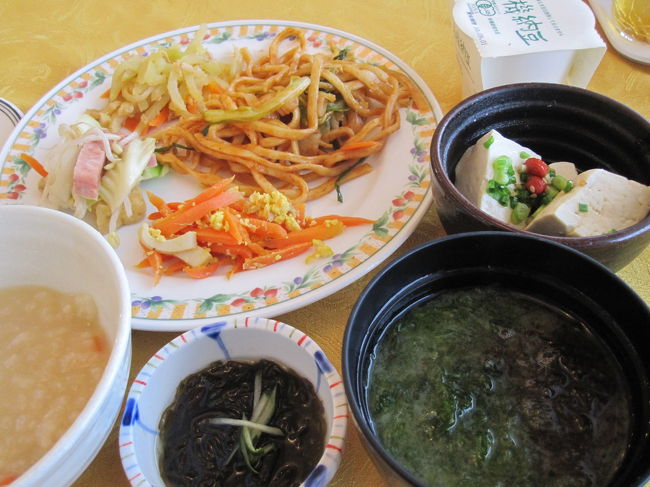 ホテルの朝食。<br />ここからイルカが見えました。