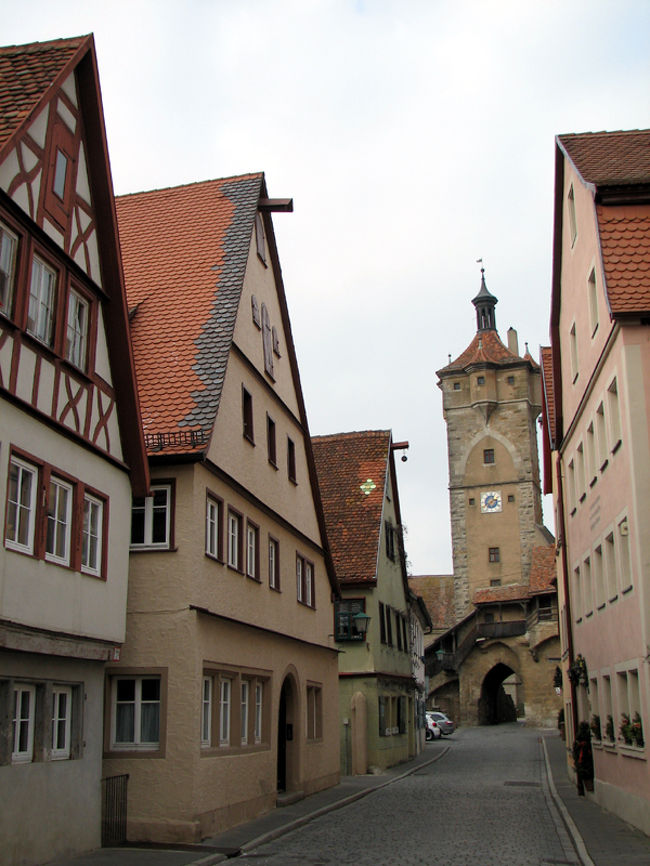 マルクト広場を離れてあてもなく城壁内を散策しました。<br />